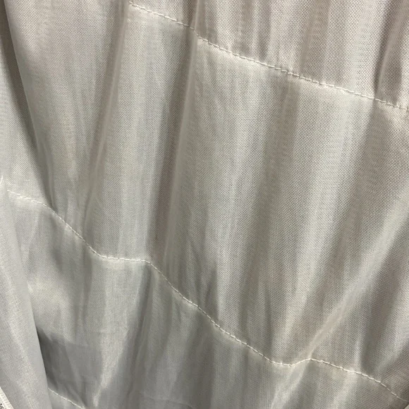 Spirit Halloween women’s silver flapper girl dress. Size adult small (4-6) - Picture 13 of 14